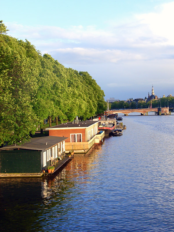 De Amstel rond 20:00 uur