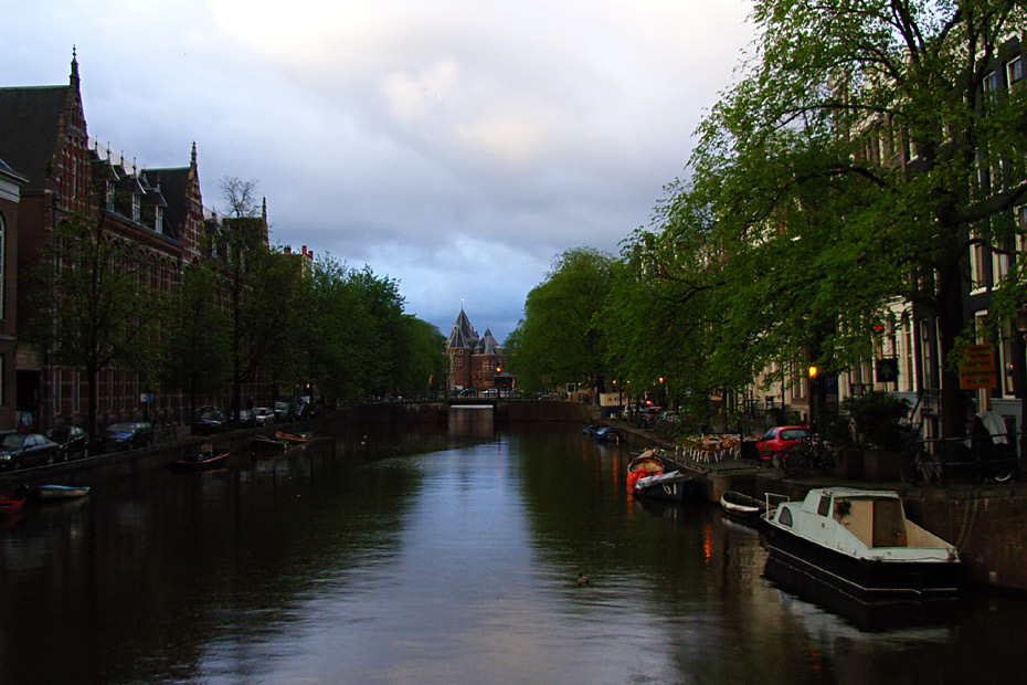 Nieuwmarkt vanaf een brugje