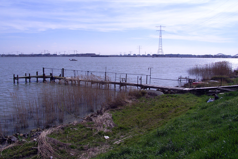 Uitzicht vanuit Durgerdam op Amsterdam