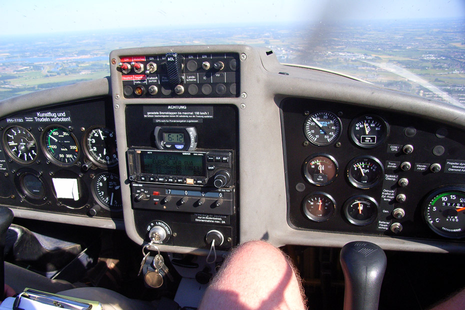 De cockpit van de motorzwever