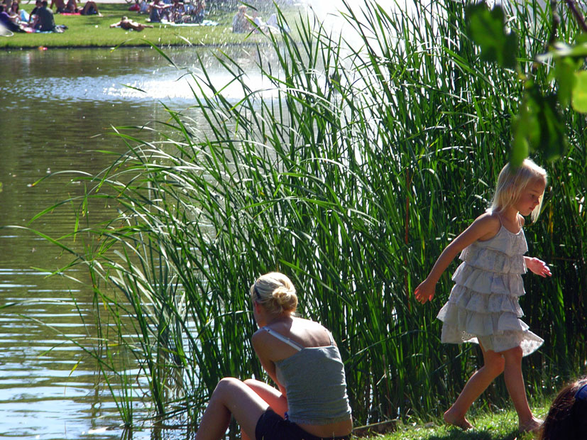 Meisjes in het Vondelpark