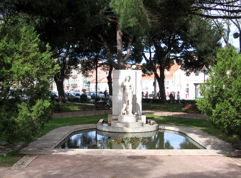 Beeldje bij het Praça Alfonso de Albuquerque